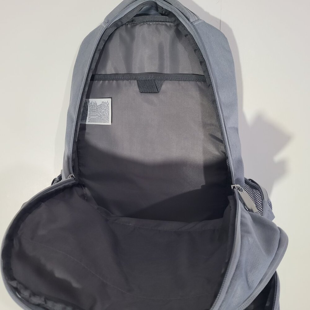The North Face Jester Everyday Laptop Backpack Commuter Daypack Gray - Picture 4 of 7